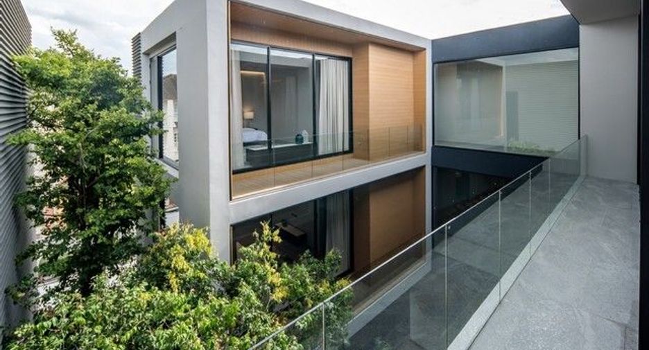 Casa en venta de 4 habitaciones en Lat Phrao, Bangkok