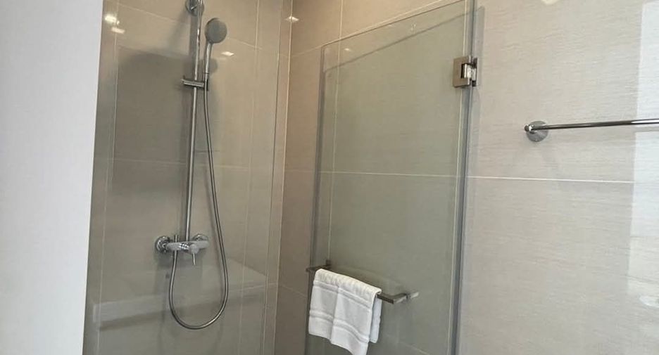 Wohnung zur Miete mit Studio in Khlong Toei, Bangkok