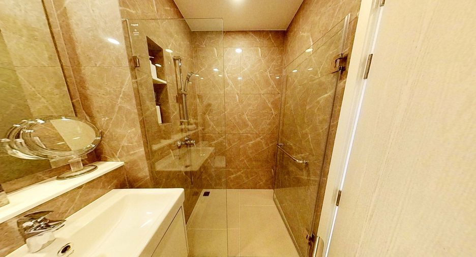 For sale 2 bedrooms condo in Chatuchak, Bangkok