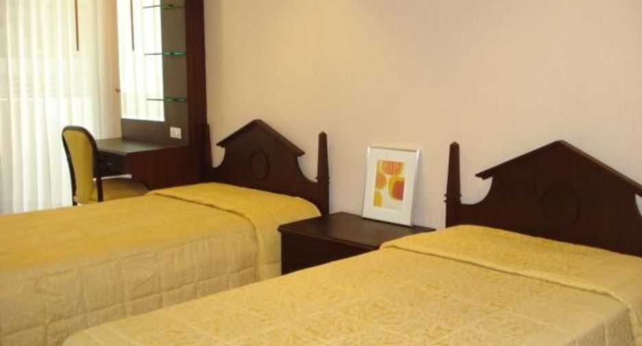 For rent 3 bedrooms condo in Watthana, Bangkok