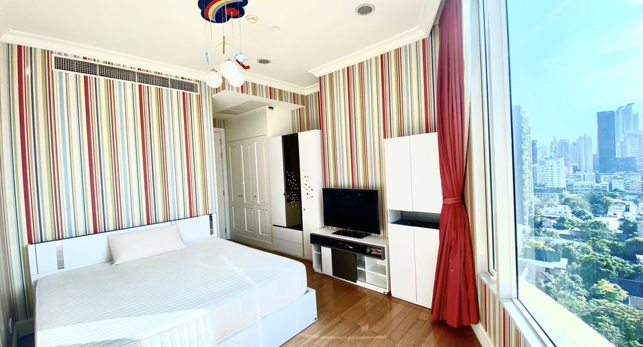 Condo en alquiler de 4 habitaciones en Watthana, Bangkok