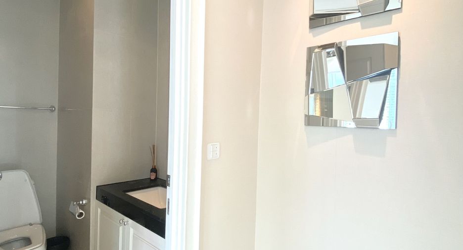 Condo en alquiler de 4 habitaciones en Watthana, Bangkok