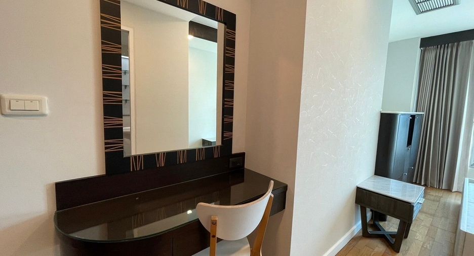 Condo en venta y en alquiler de 3 habitaciones en Yan Nawa, Bangkok