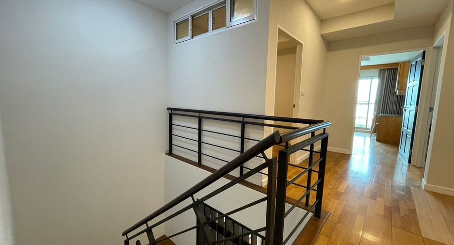 Condo en venta y en alquiler de 3 habitaciones en Yan Nawa, Bangkok