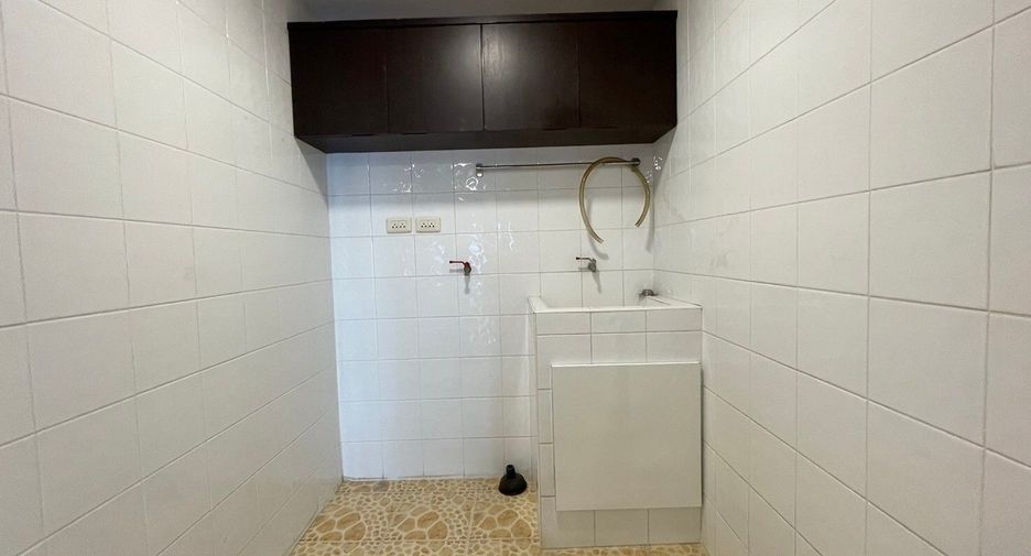 Condo en venta y en alquiler de 3 habitaciones en Yan Nawa, Bangkok