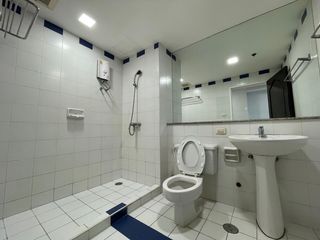 For sale and for rent 3 bedrooms condo in Yan Nawa, Bangkok