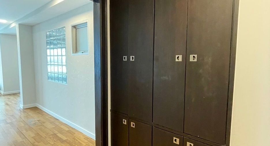 Condo en venta y en alquiler de 3 habitaciones en Yan Nawa, Bangkok