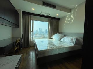 For sale and for rent 3 bedrooms condo in Yan Nawa, Bangkok