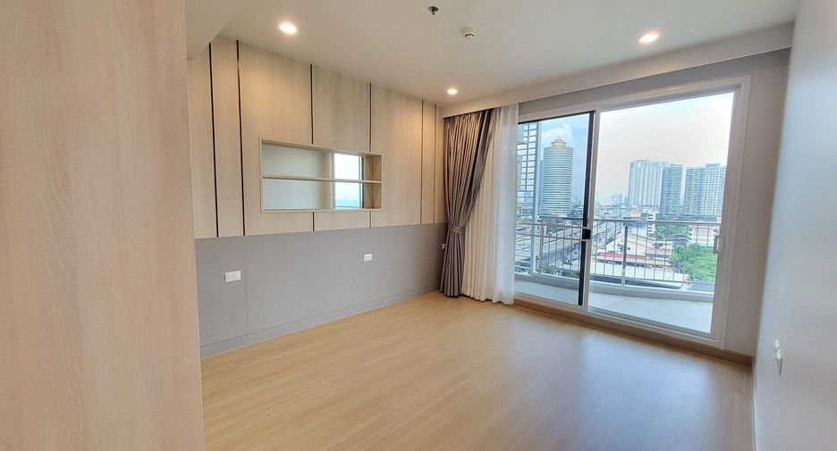 For rent 2 bedrooms condo in Yan Nawa, Bangkok