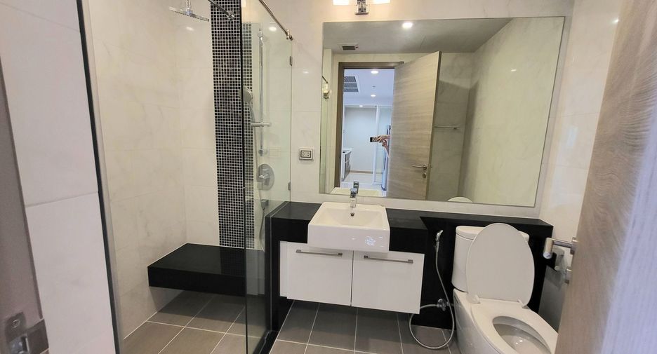 For rent 2 bedrooms condo in Yan Nawa, Bangkok