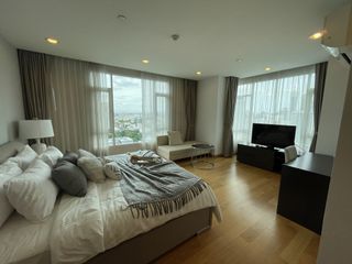 For rent 4 bedrooms condo in Watthana, Bangkok