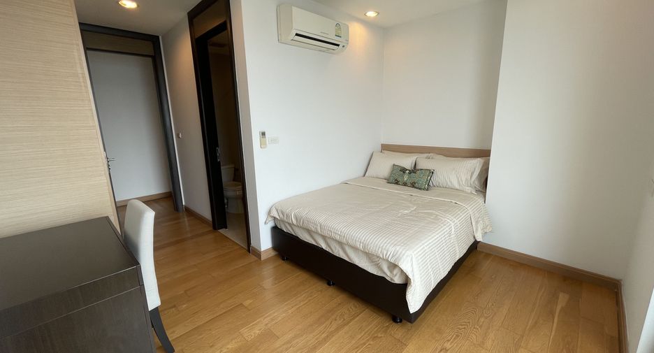 For rent 4 bedrooms condo in Watthana, Bangkok