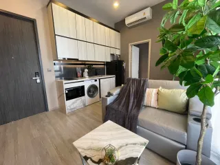 Condo en alquiler de 1 habitaciones en Phra Khanong, Bangkok