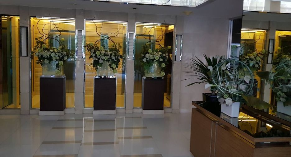 For rent 2 bedrooms condo in Khlong Toei, Bangkok