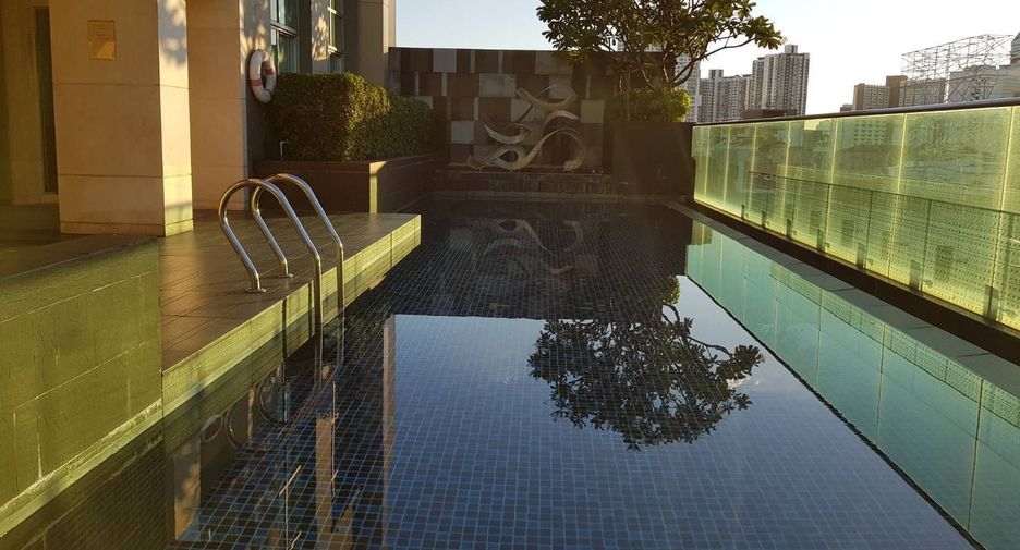 For rent 2 bedrooms condo in Khlong Toei, Bangkok
