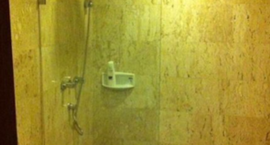 For sale 2 bedrooms condo in Khlong Toei, Bangkok