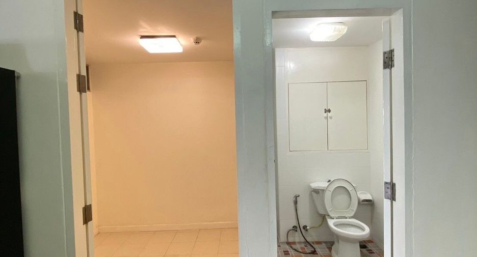 Аренда 3 спальни кондо в Щаттхана, Бангкок