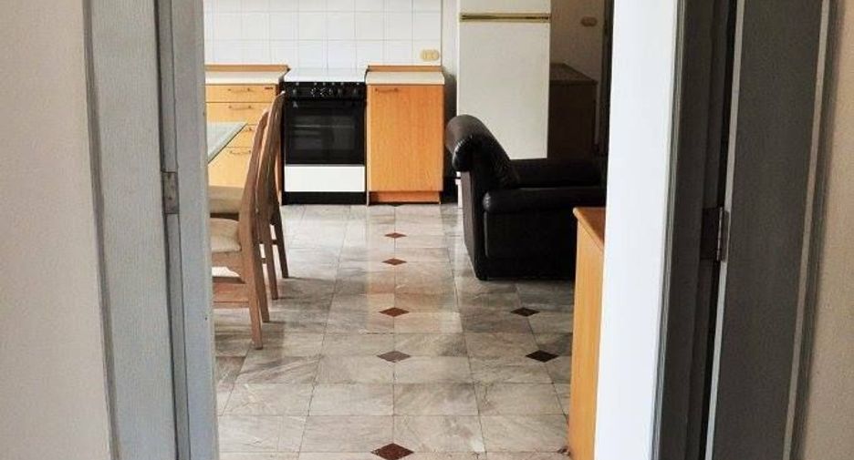For rent 2 bedrooms apartment in Sathon, Bangkok