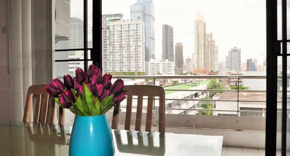 For rent 2 bedrooms apartment in Sathon, Bangkok