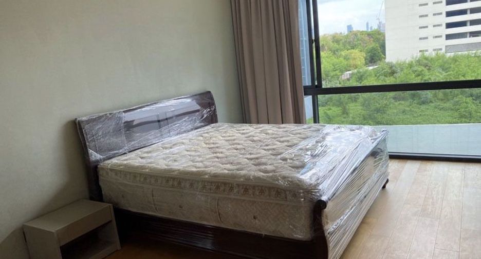 Casa en venta de 4 habitaciones en Huai Khwang, Bangkok
