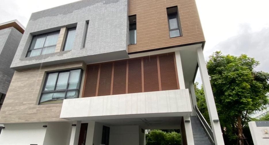 Casa en venta de 4 habitaciones en Huai Khwang, Bangkok