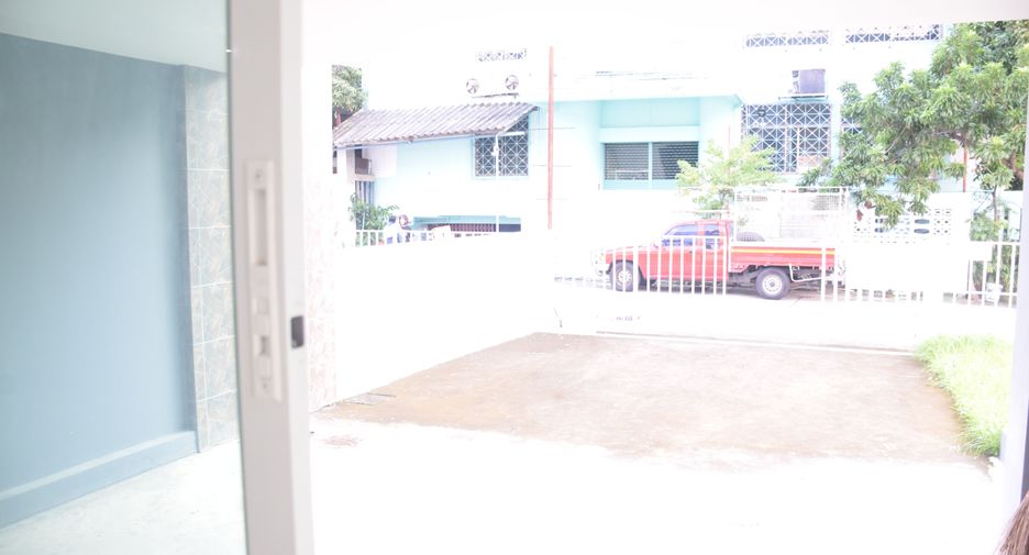 For rent 4 bedrooms house in Suan Luang, Bangkok