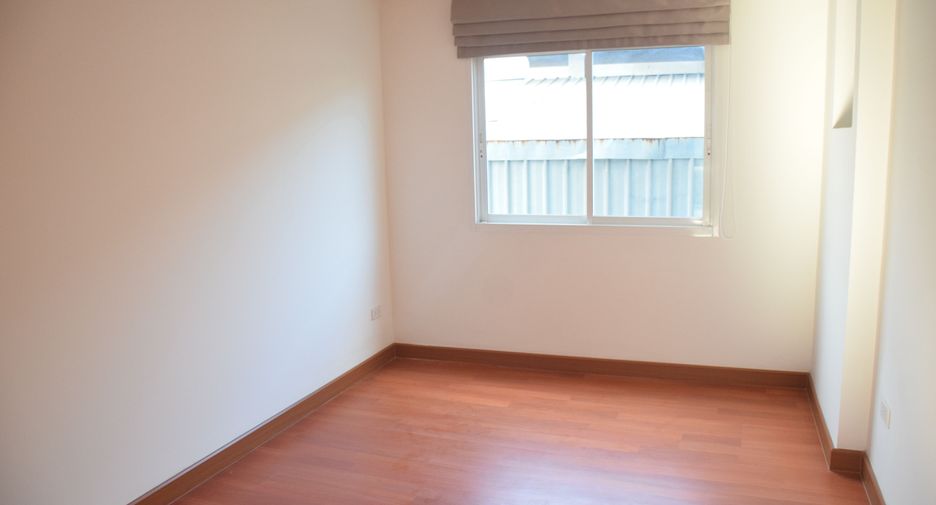 For rent 4 bedrooms house in Suan Luang, Bangkok