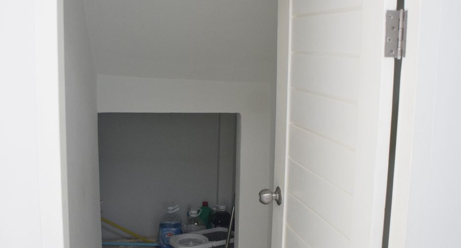 For rent 4 bedrooms house in Suan Luang, Bangkok