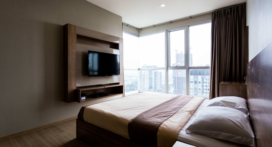For rent 2 bedrooms condo in Phra Khanong, Bangkok