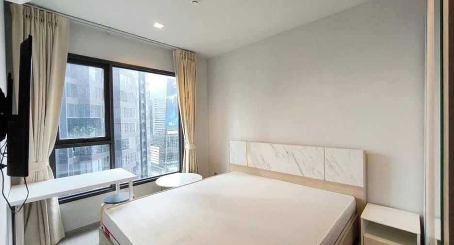 Condo en alquiler de 2 habitaciones en Huai Khwang, Bangkok