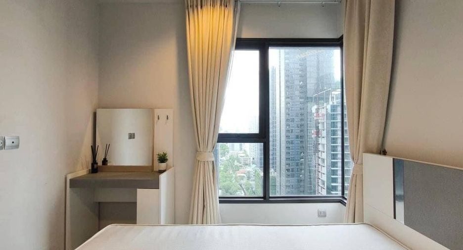 Condo en alquiler de 2 habitaciones en Huai Khwang, Bangkok