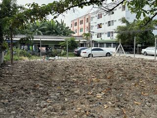 出售 土地 在 Bang Khen, 曼谷