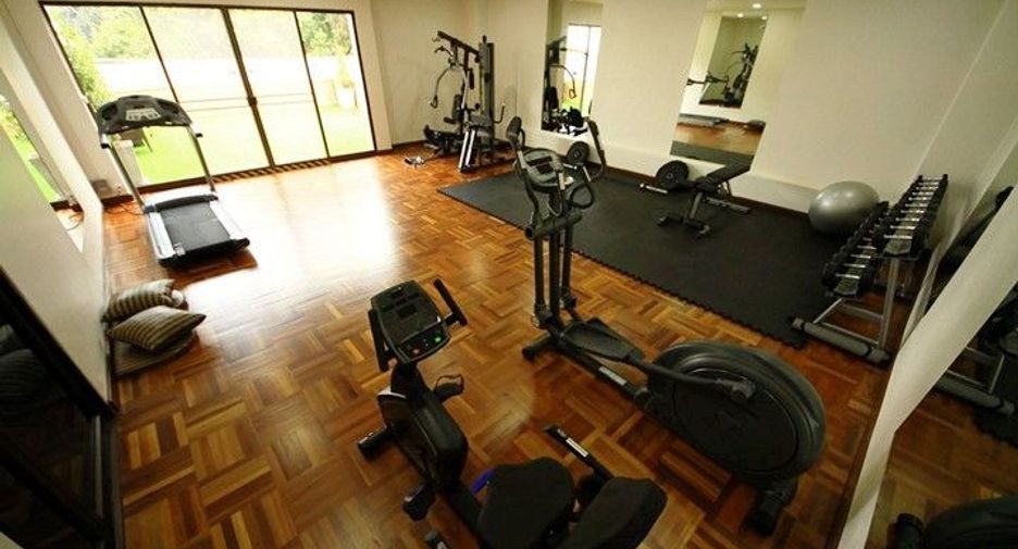 Condo en alquiler de 3 habitaciones en Watthana, Bangkok