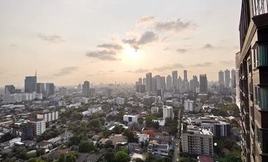 For sale 1 bed condo in Khlong Toei, Bangkok