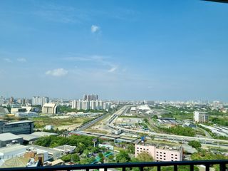 For rent 3 bedrooms condo in Huai Khwang, Bangkok