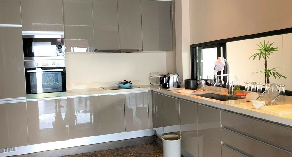 Villa en venta y en alquiler de 5 habitaciones en Mueang Phuket, Phuket