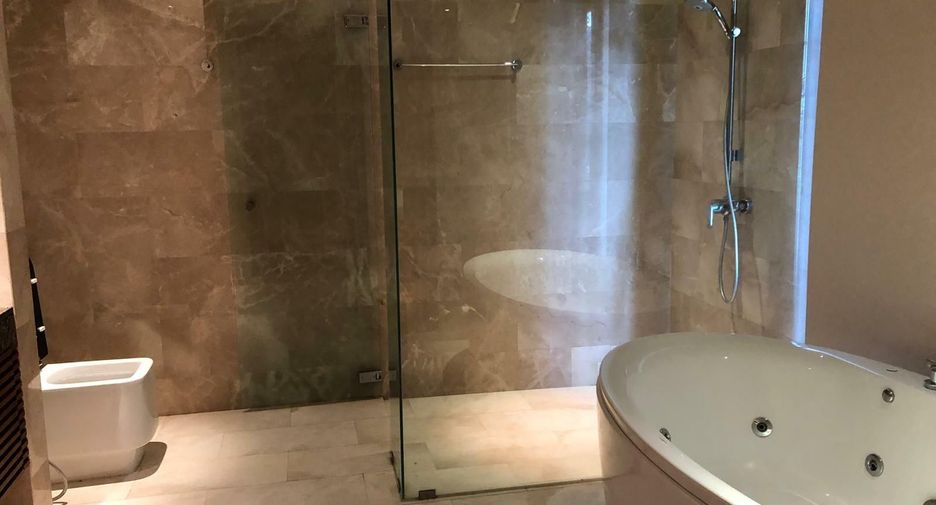 Villa en venta y en alquiler de 5 habitaciones en Mueang Phuket, Phuket