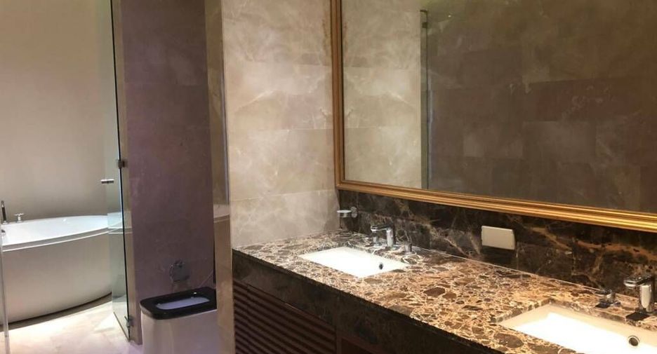 Villa en venta y en alquiler de 5 habitaciones en Mueang Phuket, Phuket