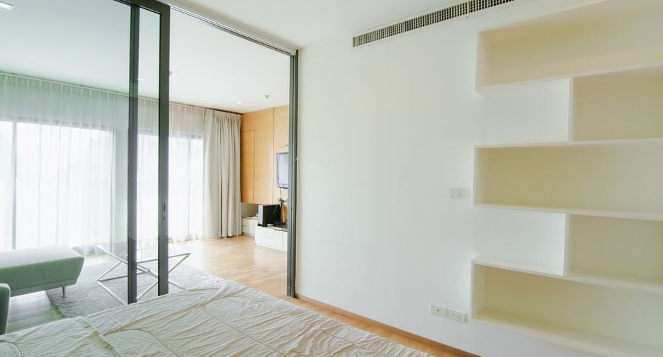 For sale studio condo in Khlong Toei, Bangkok