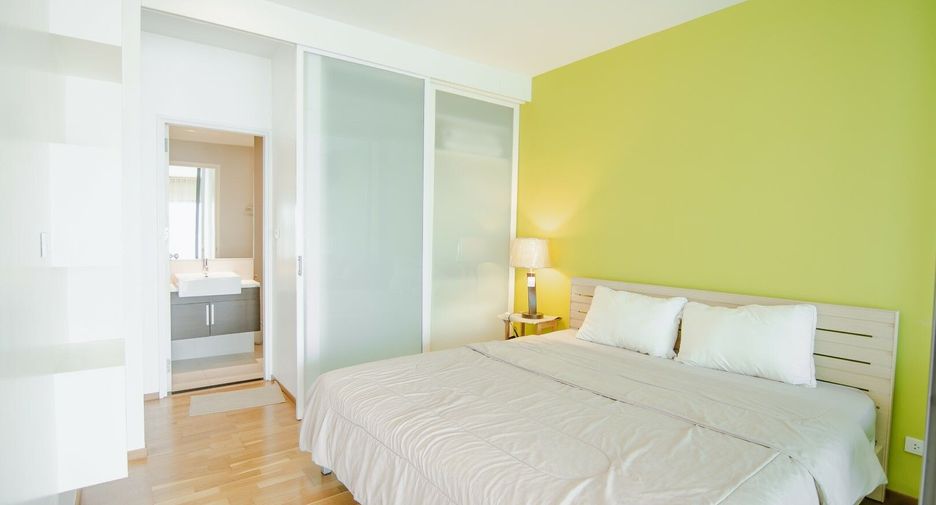For sale studio condo in Khlong Toei, Bangkok
