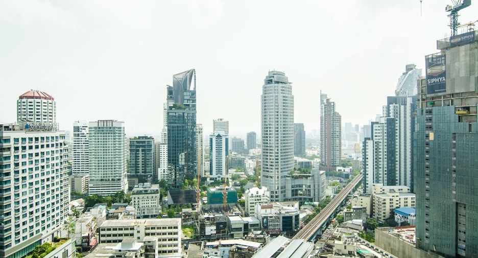 For sale studio condo in Khlong Toei, Bangkok