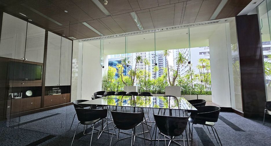 For rent 2 bedrooms condo in Pathum Wan, Bangkok