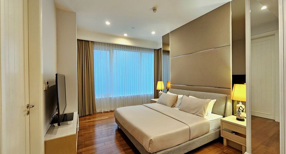 For rent 2 bedrooms condo in Pathum Wan, Bangkok
