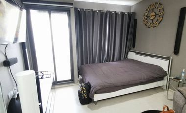 For sale studio condo in Khlong Toei, Bangkok