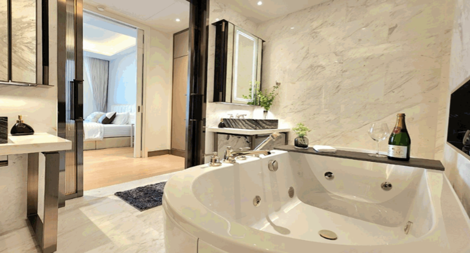 For rent 2 bedrooms condo in Khlong San, Bangkok