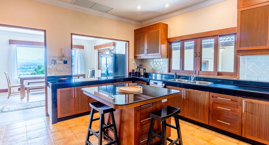 For rent 5 bedrooms villa in Thalang, Phuket