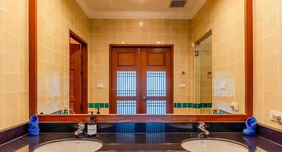 For rent 5 bedrooms villa in Thalang, Phuket
