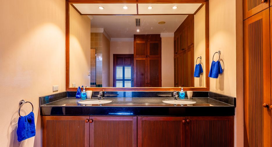 For rent 5 bedrooms villa in Thalang, Phuket