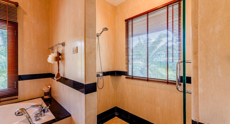 For rent 5 bedrooms villa in Thalang, Phuket