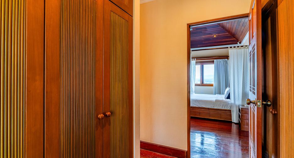For rent 5 bedrooms villa in Thalang, Phuket